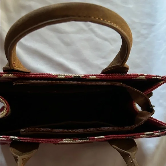 Wrangler Red and Brown Geometric Tote - Picture 4 of 7